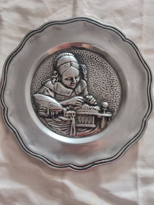 Prato decorativo de estanho