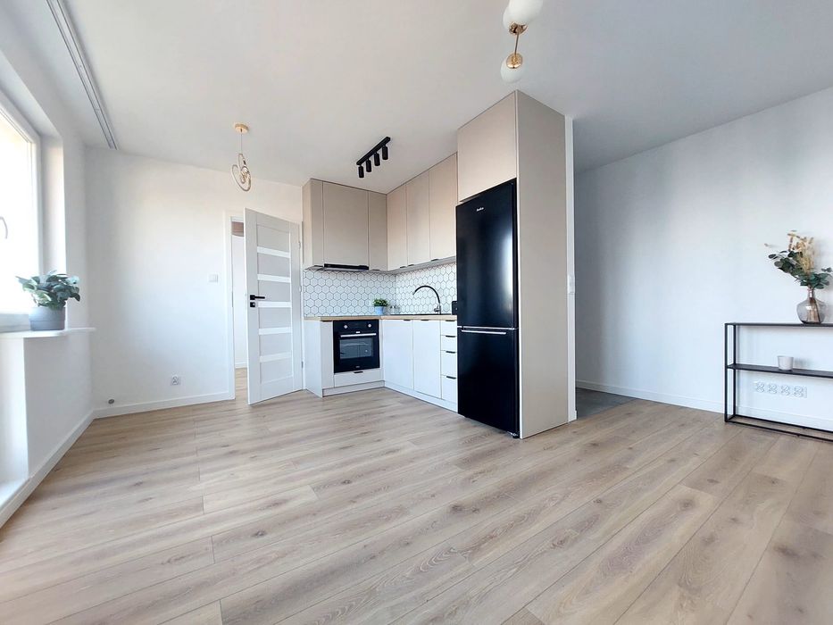 3 pokoje, wysoki standard, klimatyzacja, widok na panoramę Warszawy