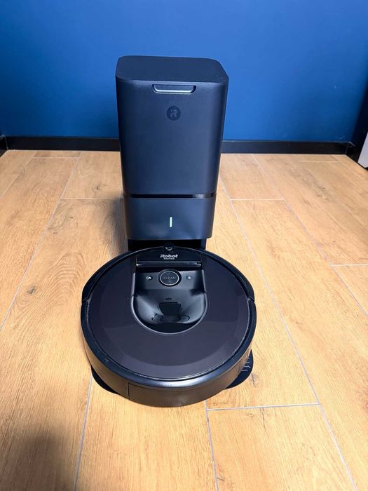 iRobot Roomba i7+ z bazą Clean Base (samoopróżnianie) + DUŻY zestaw akcesoriów