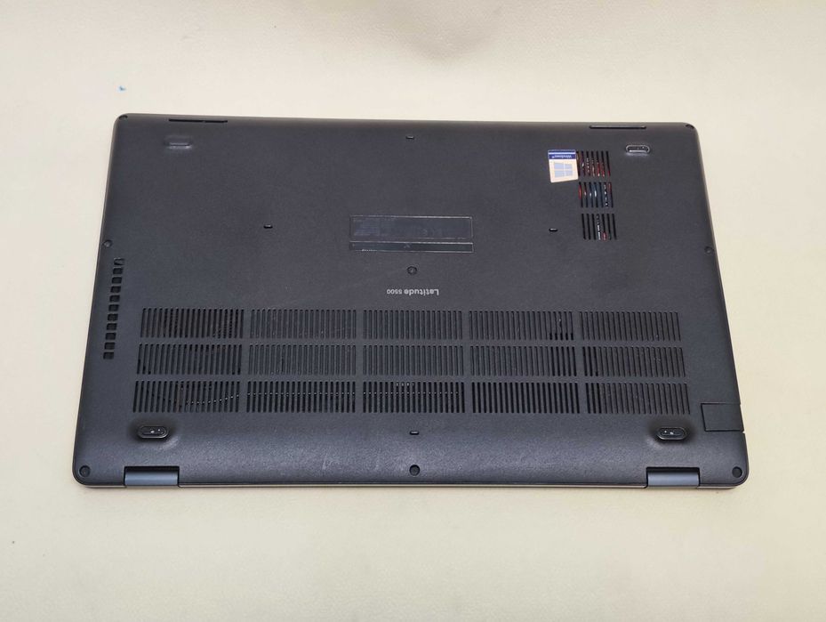 Ноутбук DELL Latitude 3500 15.6" Core i5-8265U/DDR4 8Gb/256SSD