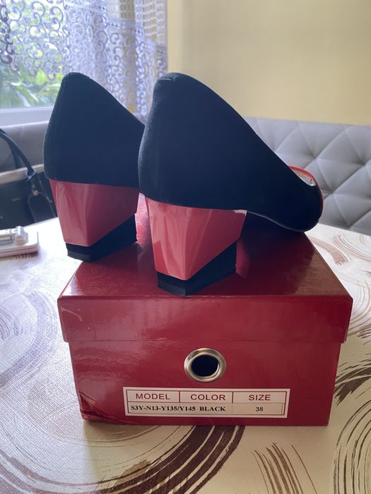 Туфлі жіночі замшові 38 р