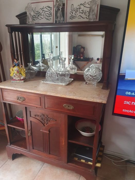 Móvel de sala de jantar, antigo