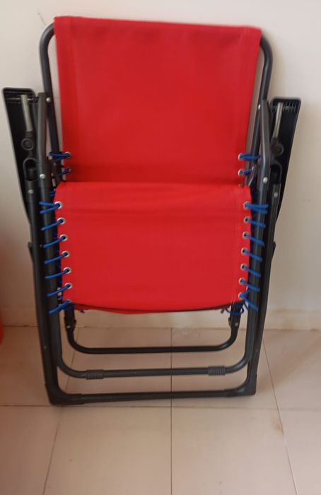 Duas Espreguiçadeira dobrável  por 40€