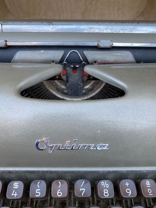 Máquina escrever Antiga Óptima