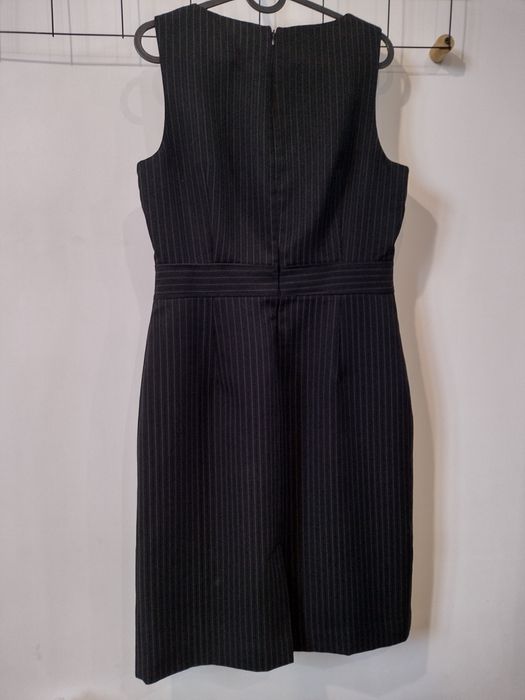 Elegancka czarna sukienka w delikatne paseczki 40/42 M/L