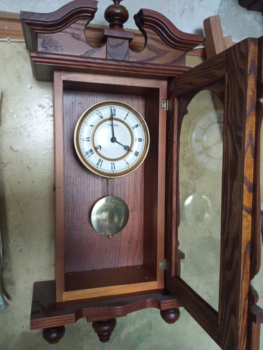 Годинник настінний Hermle