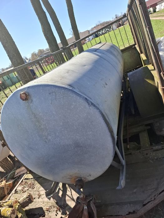 Sprzedam beczkę 2000l