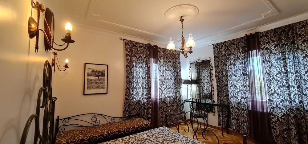Quarto privado de Luxo (totalmente mobilado) num Complexo de Cinco Estrelas.(A/L)