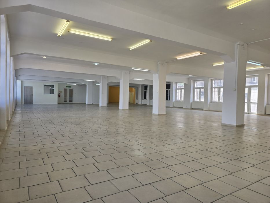 Wynajmę powierzchnie usługowo handlową 400m2 BRZEG