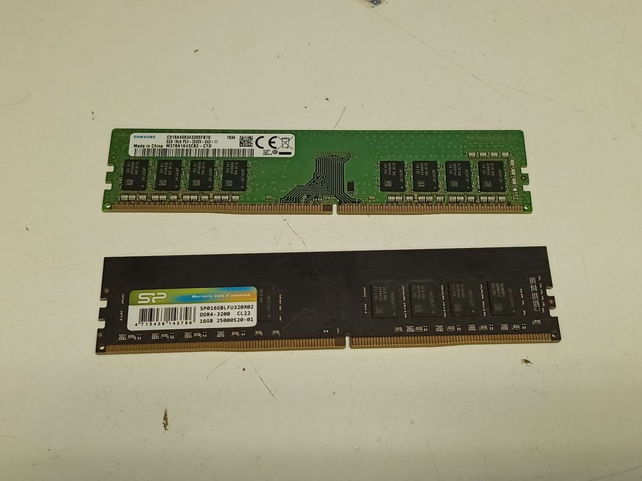 24GB Ram DDR4 (3200mhz i 2666mhz)