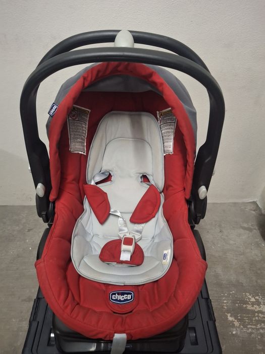 Ovo/cadeira Auto Chicco - Compatível com um carrinho de bebé Chicco