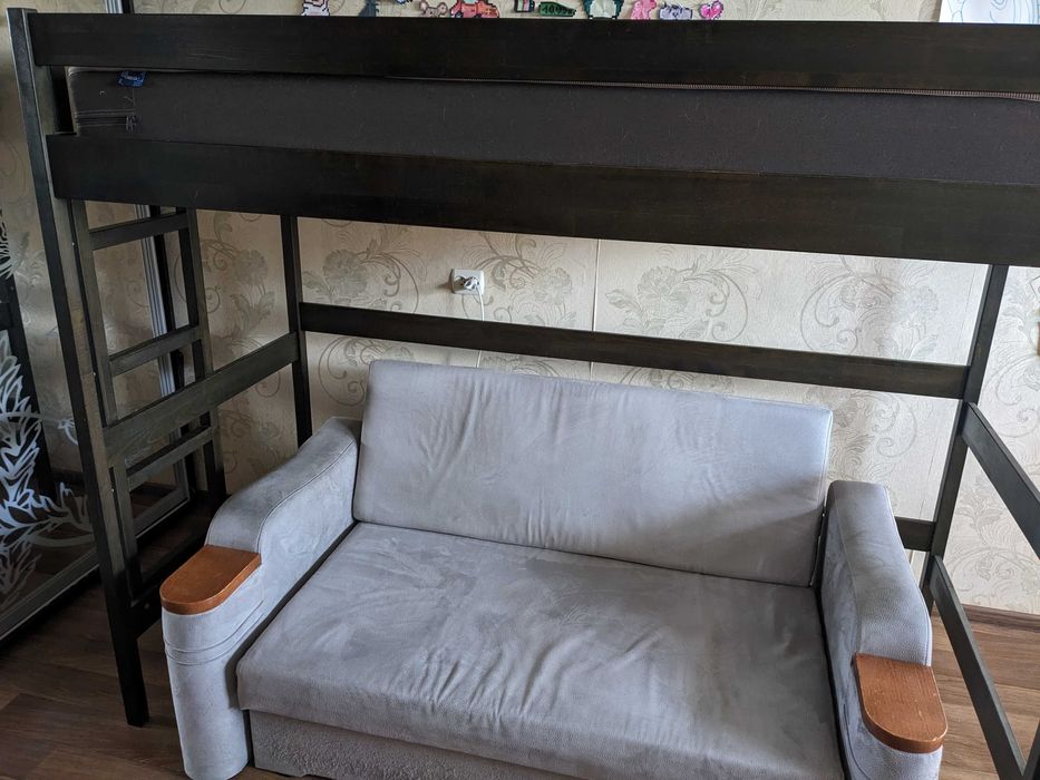 Ліжко-горище та матрац