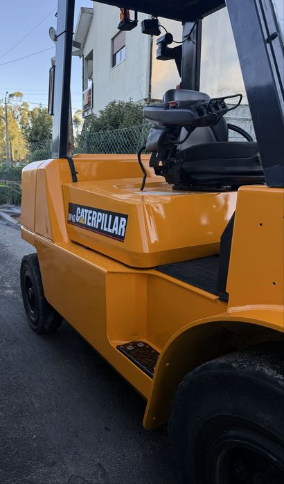 Empilhador Caterpillar DP40K 4.000kg Diesel 2008