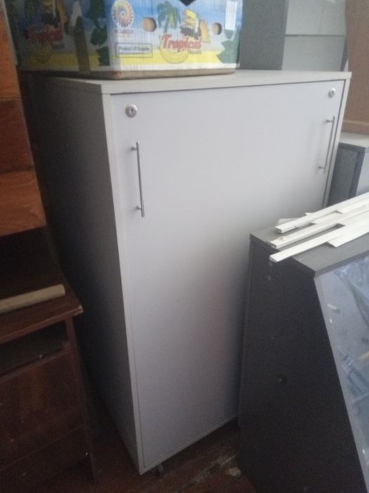 Шкафы и тумбы из ДВП и стекла + подсветка