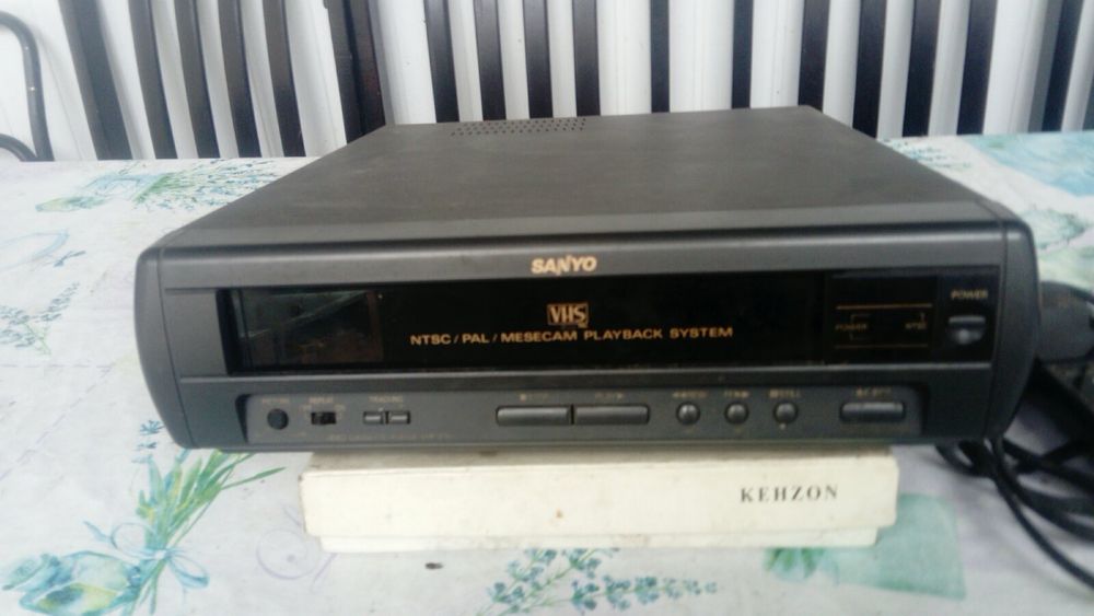 Відеоплеєр продам