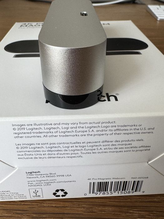 Logitech 4K PRO Ultra HD webcam( Display XDR)