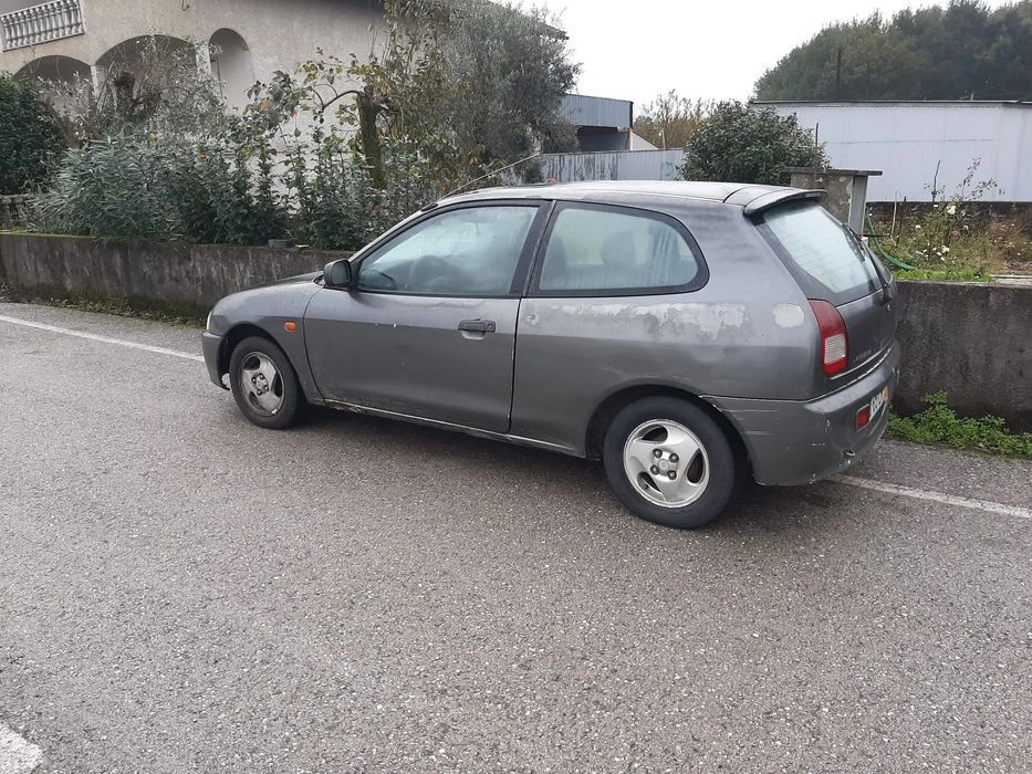 Mitsubishi Colt para peças