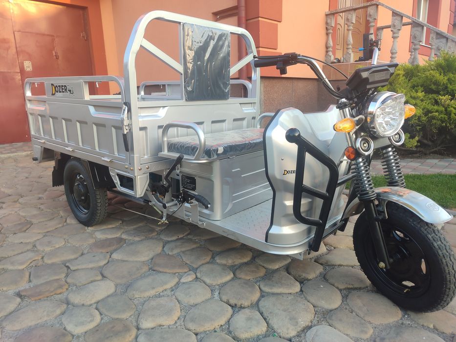 Електротрицикл вантажний