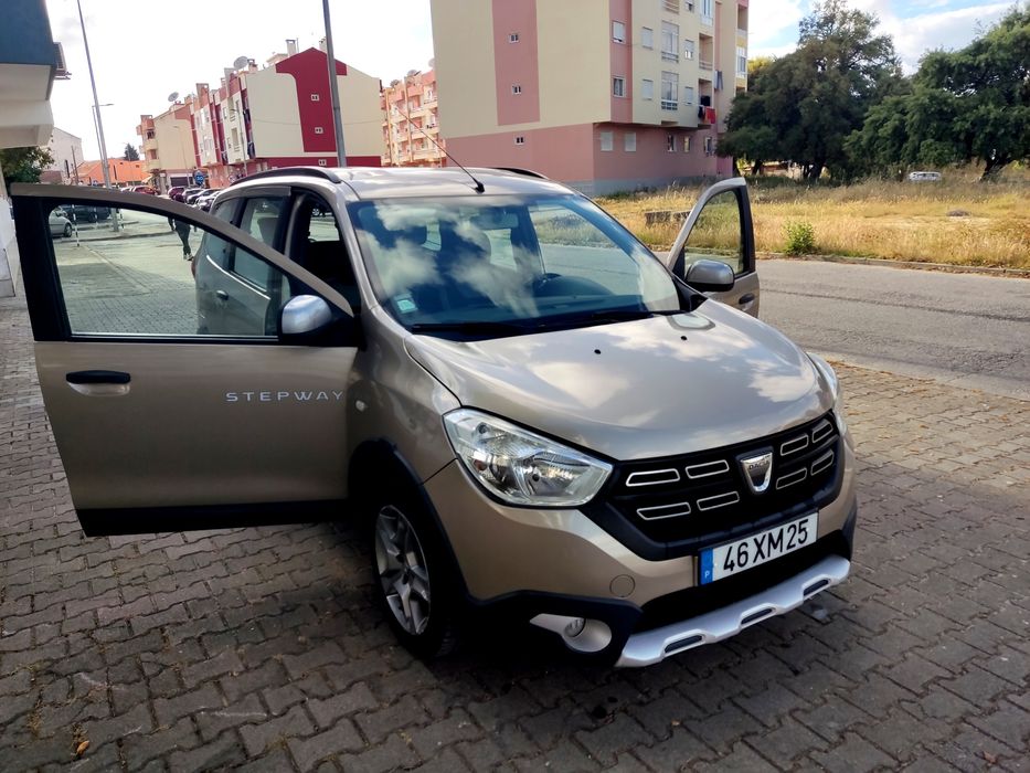 Dacia lodgy 2019 stepway 7 lugares muitos extras pronta a circular