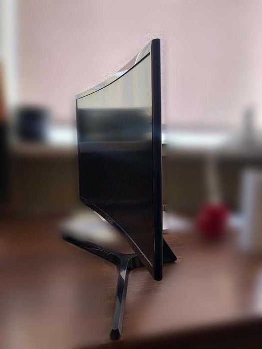 Продам Монiтор Samsung LC24RG50FQIXCI