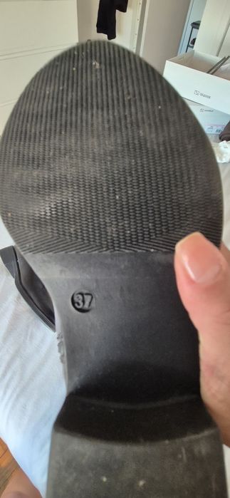 Bota preta cano alto