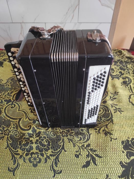 Продам баяни в гарному стані