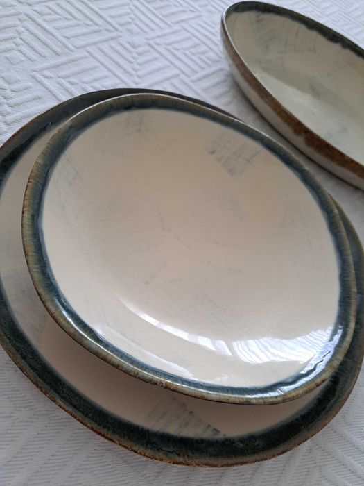 Conjunto pratos sopa, rasos, sobremesa