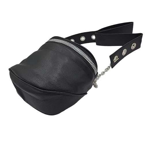 Torebka nerka czarna z łańcuszkiem