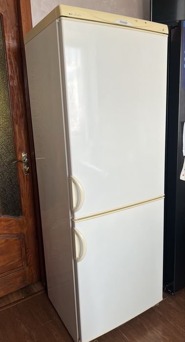 Холодильник в робочому стані