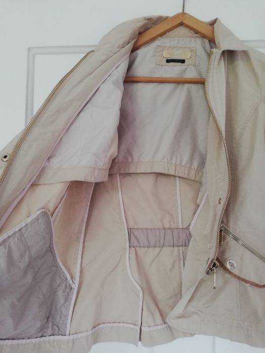 Lekka beżowa kurtka Massimo Dutti S