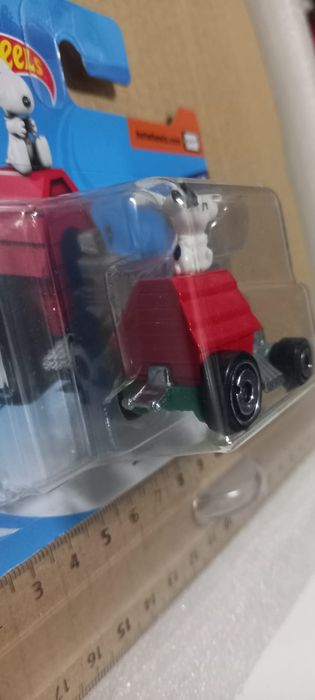 Snopy hot wheels