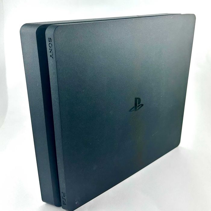 KONSOLA Playstation PS4 SLIM 500Gb + pad + stacja ładująca + 4gry + okablowanie