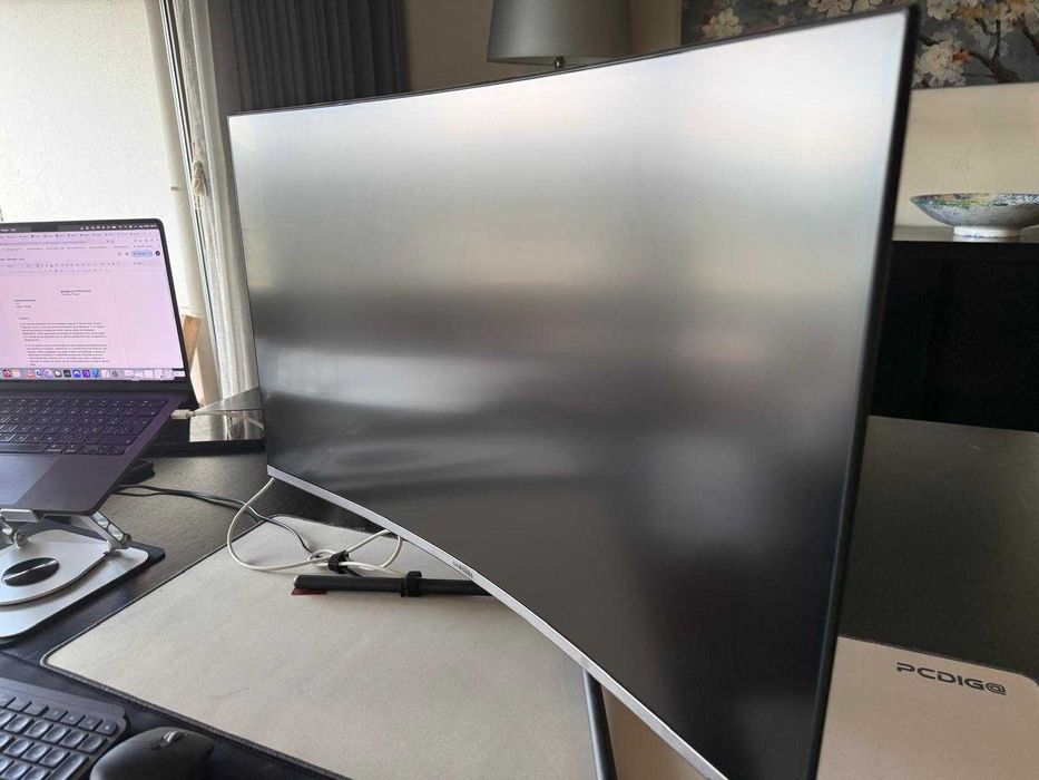 Monitor Curvo SAMSUNG LU32R590CWRXEN (31.5'' - 4K Ultra HD - IPS)