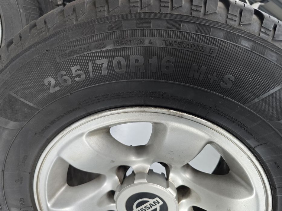 Jantes 16 originais Nissan patrol pneus como novos