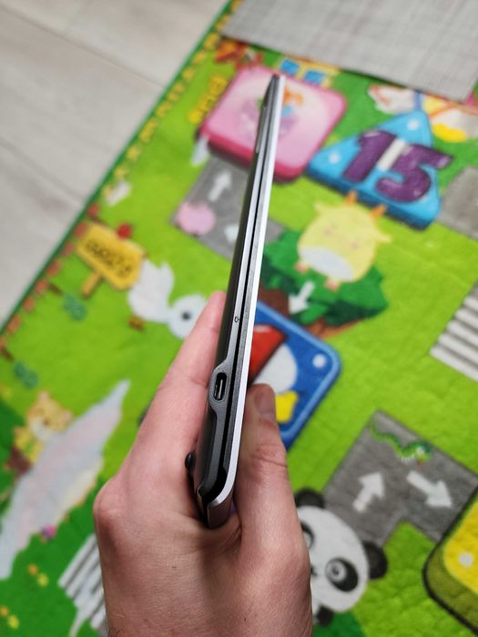 Samsung Galaxy Book S SM-W767V Snapdragon 8CX / 8GB SSD 256GB / LTE /