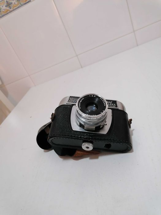 Máquina fotográfica antiga Halina Paulette Eletrctric