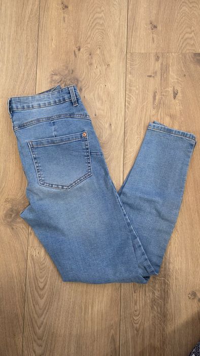 Dżinsy jeansy Reserved skinny r.36