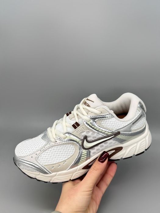 Кросівки Nike V5 RNR HQ7901-104 найки 36-41р