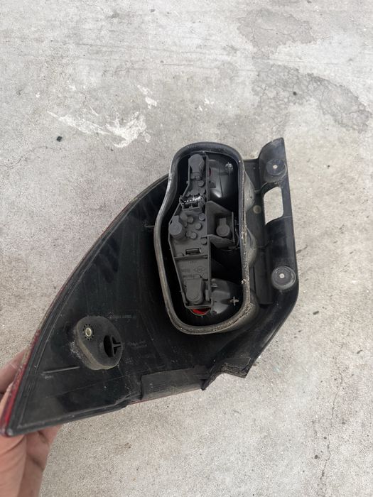 Farolim Traseiro Esquerdo Renault Laguna II Break / Grandtour – Original Valeo