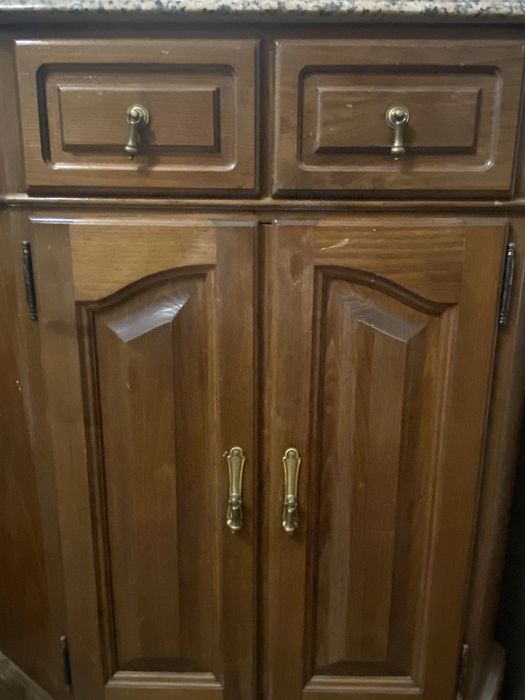 Móvel de canto em madeira e pedra granito