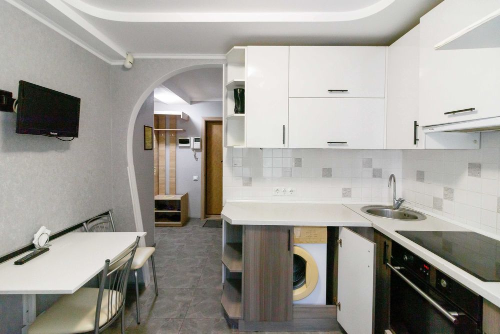 ПОГОДИННО-ПОДОБОВО 1к. кв, 1 ПОВЕРХ м Героїв Дніпра, Оболонський пр 37