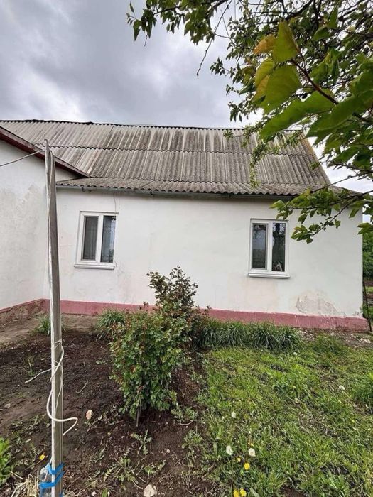 Продам будинок в селі Острійки,сертифікати