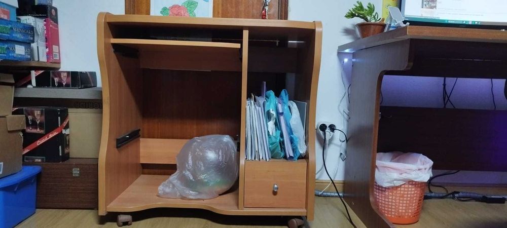 Mesa Pequena e Portátil (Sem Nenhuma Marca de Uso)