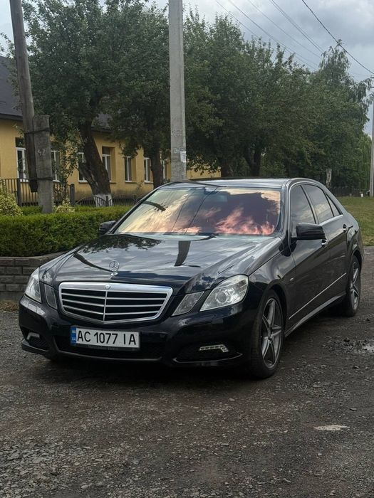 Продам Мерседес 212