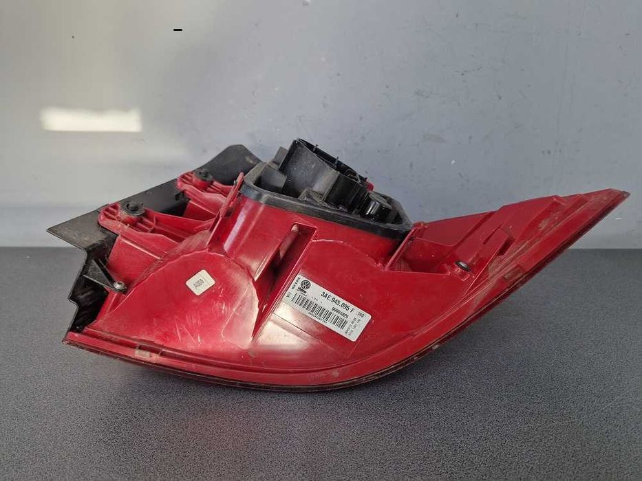 Volkswagen Passat B7 Sedan Lampa Lewy Tył