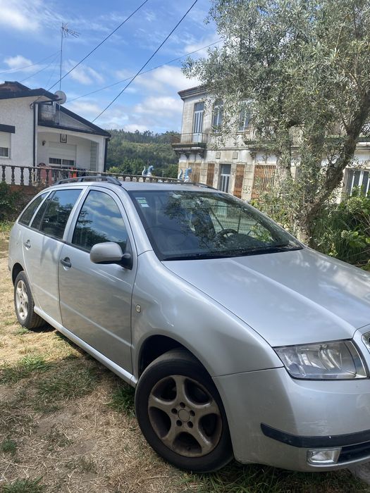 Skoda Fabia Break 1.4 gasolina • Económica • Inspeção até 07/2027