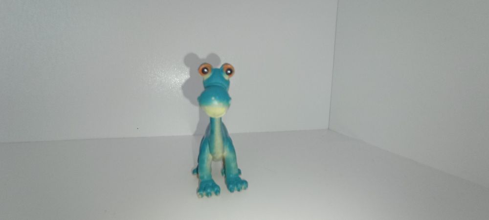 5 figurek dinozaurów