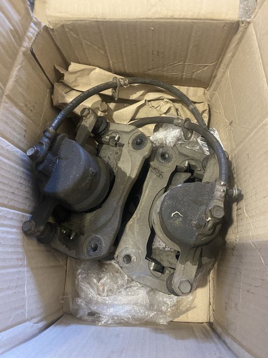 Передние тормозные суппорта camry 40