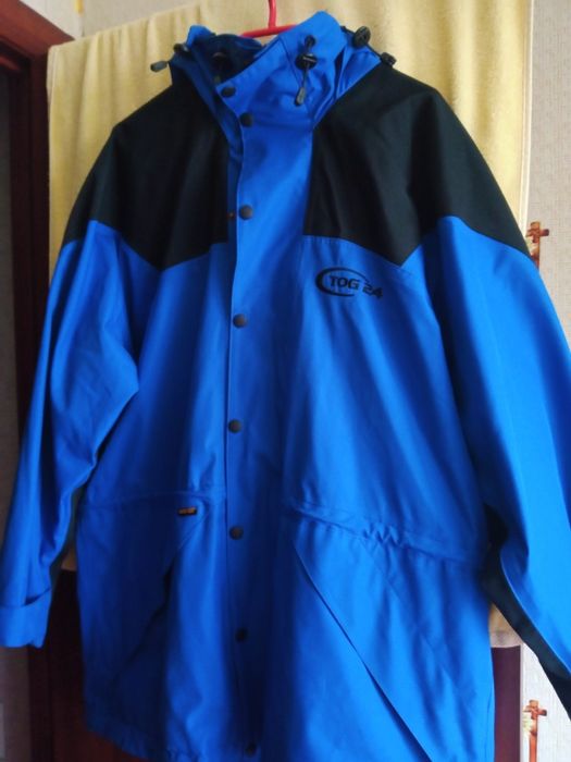 Продам мужскую ветровкуку