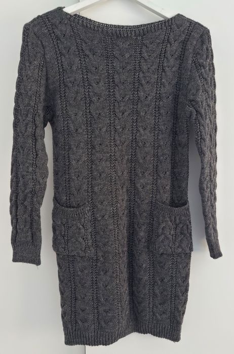 Długi sweter z kieszeniami